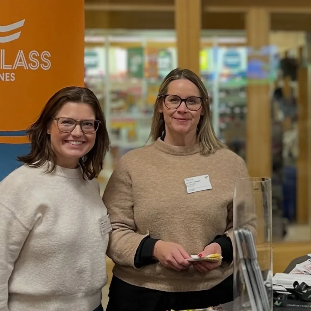 Resehusets resesäljare Annica och Anna
